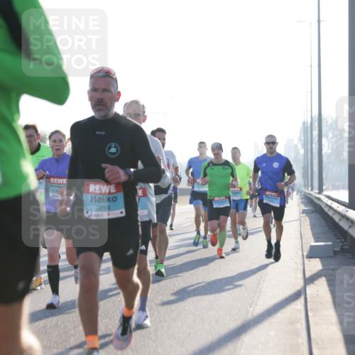 03.10.2025 - Köhlbrandbrückenlauf Jannik Wohlers http://msf.ph/oto/9055224 03.10.2025 09:12:47 Position 3 2795, 3269 meine-sportfotos.de