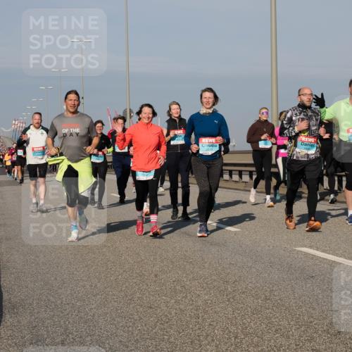 03.10.2025 - Köhlbrandbrückenlauf Fabian Wolf http://msf.ph/oto/9055257 03.10.2025 10:03:00 Position 3 3215, 2916, 1669, 2917 meine-sportfotos.de