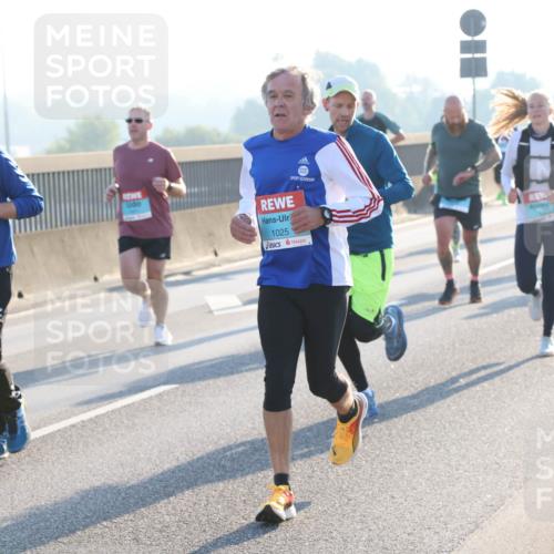 03.10.2025 - Köhlbrandbrückenlauf Lena Gebhardt http://msf.ph/oto/9055263 03.10.2025 09:16:52 Position 1 18, 107, 3764, 1025 meine-sportfotos.de