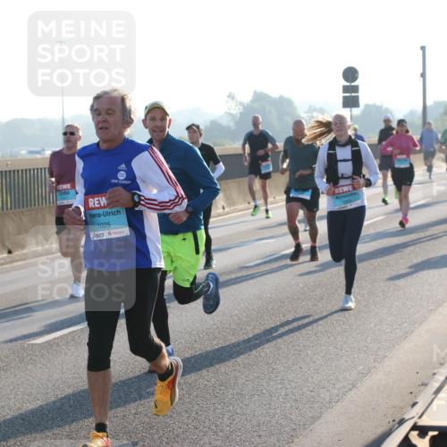 03.10.2025 - Köhlbrandbrückenlauf Lena Gebhardt http://msf.ph/oto/9055279 03.10.2025 09:16:53 Position 1 64, 5, 1025 meine-sportfotos.de