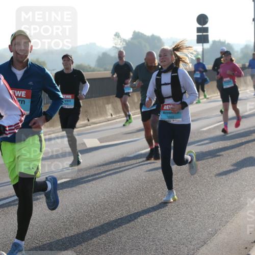 03.10.2025 - Köhlbrandbrückenlauf Lena Gebhardt http://msf.ph/oto/9055287 03.10.2025 09:16:53 Position 1 1025, 1553 meine-sportfotos.de