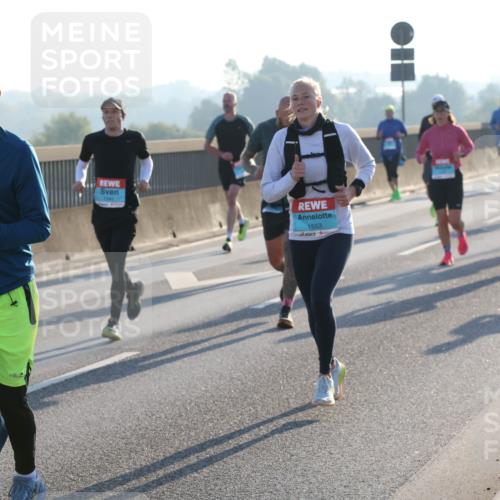 03.10.2025 - Köhlbrandbrückenlauf Lena Gebhardt http://msf.ph/oto/9055296 03.10.2025 09:16:53 Position 1 1553 meine-sportfotos.de