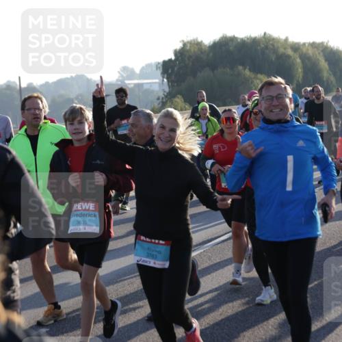 03.10.2025 - Köhlbrandbrückenlauf Jannik Wohlers http://msf.ph/oto/9055307 03.10.2025 09:20:33 Position 3 3635, 3783, 2970 meine-sportfotos.de