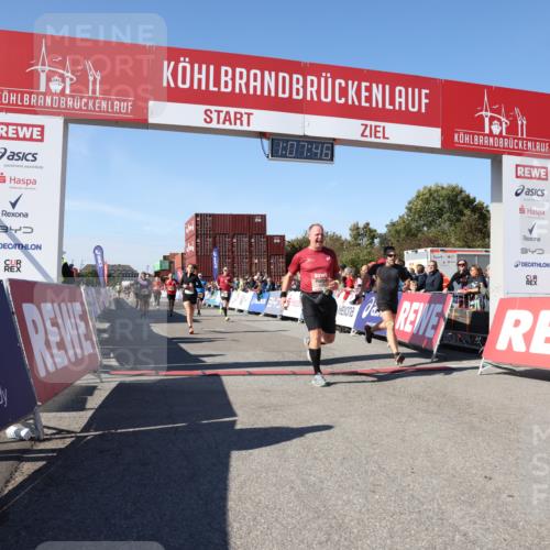 03.10.2025 - Köhlbrandbrückenlauf Lena Gebhardt http://msf.ph/oto/9055384 03.10.2025 13:07:47 Ziel 4159, 4165, 4263, 4310, 4382, 5993, 6120, 6285, 6384, 6651, 6696, 6744, 6800, 6821 meine-sportfotos.de