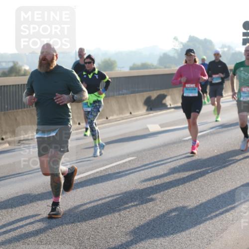 03.10.2025 - Köhlbrandbrückenlauf Lena Gebhardt http://msf.ph/oto/9055391 03.10.2025 09:16:56 Position 1  meine-sportfotos.de
