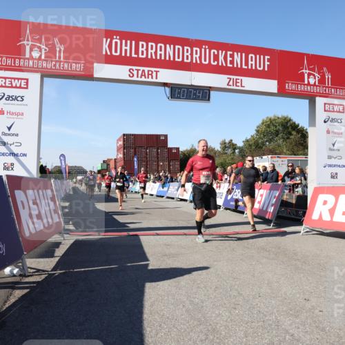 03.10.2025 - Köhlbrandbrückenlauf Lena Gebhardt http://msf.ph/oto/9055393 03.10.2025 13:07:47 Ziel 4159, 4165, 4263, 4310, 4382, 5993, 6120, 6285, 6384, 6651, 6696, 6744, 6800, 6821 meine-sportfotos.de