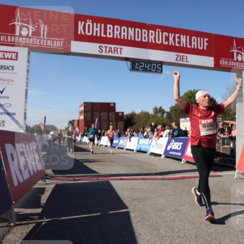 03.10.2025 - Köhlbrandbrückenlauf Lena Gebhardt http://msf.ph/oto/9055401 03.10.2025 13:24:06 Ziel 4442, 4529, 4647, 4657, 4698, 5106, 5361, 5387, 5389, 5419, 5709, 6119, 6442, 6443, 6557, 6643, 6701 meine-sportfotos.de