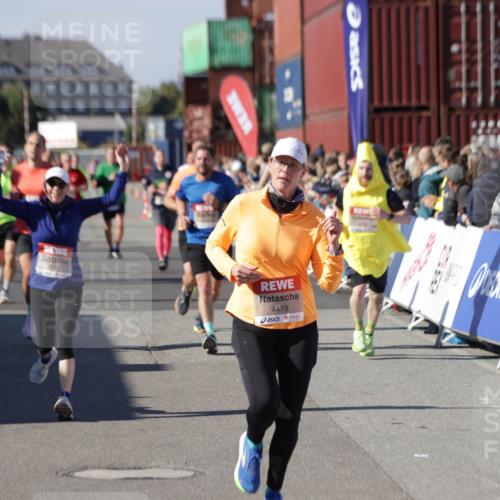 03.10.2025 - Köhlbrandbrückenlauf Jannik Wohlers http://msf.ph/oto/9055409 03.10.2025 13:10:22 Ziel 4147, 4343, 4364, 4479, 4683, 4710, 4711, 4774, 4822, 5029, 6294, 6587, 6781, 6782 meine-sportfotos.de