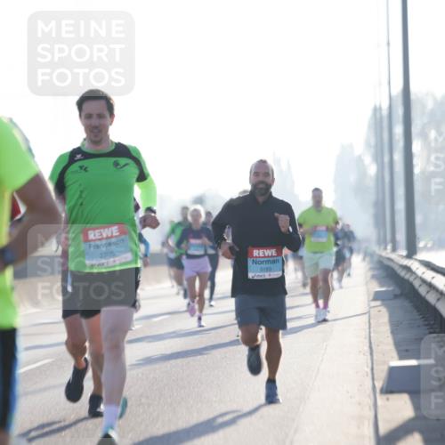 03.10.2025 - Köhlbrandbrückenlauf Jannik Wohlers http://msf.ph/oto/9055447 03.10.2025 09:12:51 Position 3 2705, 3193 meine-sportfotos.de