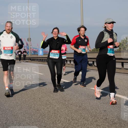 03.10.2025 - Köhlbrandbrückenlauf Fabian Wolf http://msf.ph/oto/9055455 03.10.2025 10:03:04 Position 3 206, 2690, 3, 3480, 32 meine-sportfotos.de