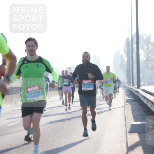 03.10.2025 - Köhlbrandbrückenlauf Jannik Wohlers http://msf.ph/oto/9055456 03.10.2025 09:12:51 Position 3 2705, 3193 meine-sportfotos.de