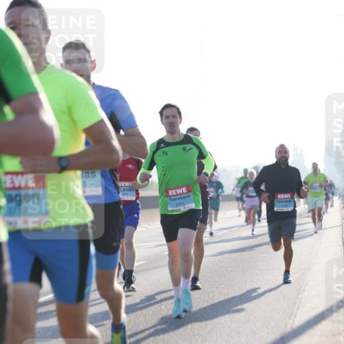 03.10.2025 - Köhlbrandbrückenlauf Jannik Wohlers http://msf.ph/oto/9055470 03.10.2025 09:12:51 Position 3 3712, 3491, 2705 meine-sportfotos.de