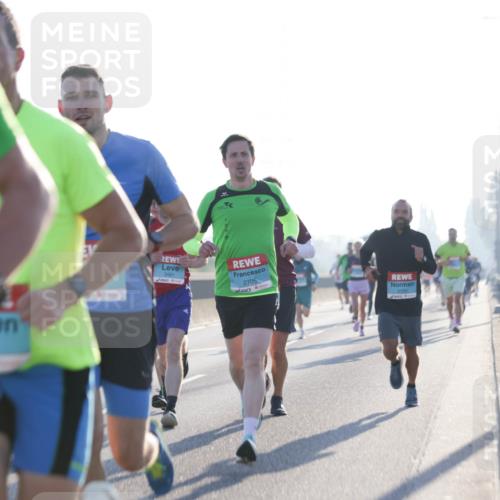 03.10.2025 - Köhlbrandbrückenlauf Jannik Wohlers http://msf.ph/oto/9055480 03.10.2025 09:12:51 Position 3 3491, 2705 meine-sportfotos.de