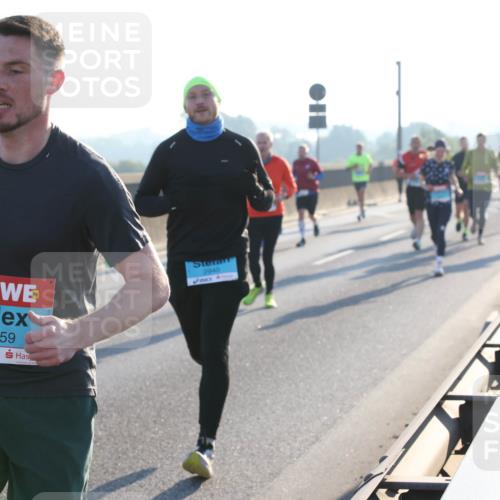 03.10.2025 - Köhlbrandbrückenlauf Lena Gebhardt http://msf.ph/oto/9055495 03.10.2025 09:16:58 Position 1 3659, 2940 meine-sportfotos.de