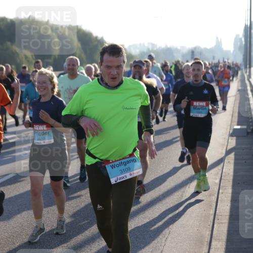 03.10.2025 - Köhlbrandbrückenlauf Jannik Wohlers http://msf.ph/oto/9055496 03.10.2025 09:20:36 Position 3 3214, 3213, 6, 3109, 1525 meine-sportfotos.de