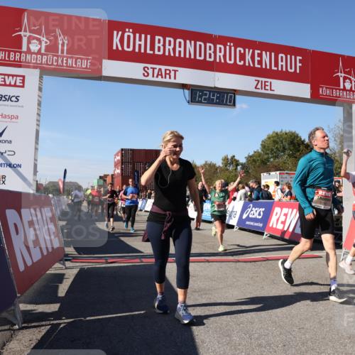 03.10.2025 - Köhlbrandbrückenlauf Lena Gebhardt http://msf.ph/oto/9055500 03.10.2025 13:24:10 Ziel 4286, 4442, 4529, 4657, 4698, 4942, 4943, 5085, 5106, 5321, 5350, 5387, 5389, 5419, 5432, 5986, 6119, 6168, 6169, 6442, 6443, 6557, 6643, 6701 meine-sportfotos.de