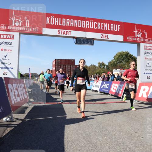 03.10.2025 - Köhlbrandbrückenlauf Lena Gebhardt http://msf.ph/oto/9055513 03.10.2025 13:07:51 Ziel 4159, 4310, 4382, 4639, 5993, 6120, 6163, 6244, 6285, 6384, 6409, 6651, 6696, 6800, 6821 meine-sportfotos.de