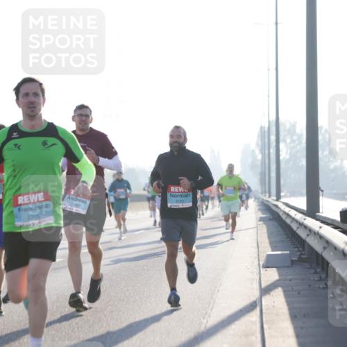 03.10.2025 - Köhlbrandbrückenlauf Jannik Wohlers http://msf.ph/oto/9055531 03.10.2025 09:12:52 Position 3 2705, 1090, 3193 meine-sportfotos.de