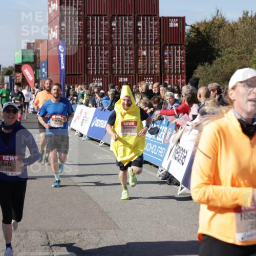 03.10.2025 - Köhlbrandbrückenlauf Jannik Wohlers http://msf.ph/oto/9055532 03.10.2025 13:10:25 Ziel 4147, 4364, 4429, 4479, 4710, 4711, 4774, 4822, 5029, 5689, 6024, 6294, 6587, 6781, 6782 meine-sportfotos.de