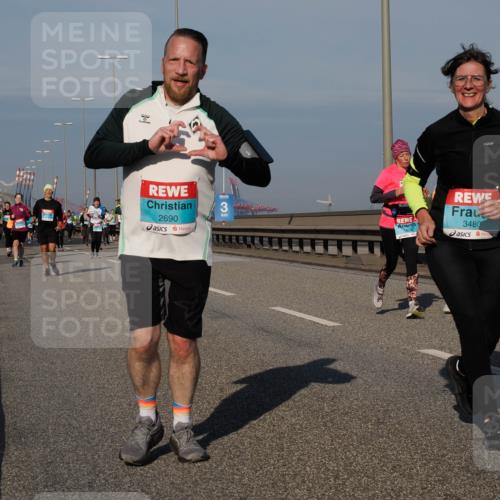 03.10.2025 - Köhlbrandbrückenlauf Fabian Wolf http://msf.ph/oto/9055536 03.10.2025 10:03:06 Position 3 2690, 3, 1804, 3480 meine-sportfotos.de