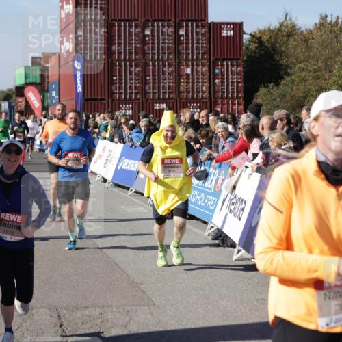 03.10.2025 - Köhlbrandbrückenlauf Jannik Wohlers http://msf.ph/oto/9055537 03.10.2025 13:10:25 Ziel 4147, 4364, 4429, 4479, 4710, 4711, 4774, 4822, 5029, 5689, 6024, 6294, 6587, 6781, 6782 meine-sportfotos.de