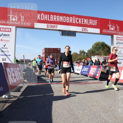 03.10.2025 - Köhlbrandbrückenlauf Lena Gebhardt http://msf.ph/oto/9055543 03.10.2025 13:07:51 Ziel 4159, 4310, 4382, 4639, 5993, 6120, 6163, 6244, 6285, 6384, 6409, 6651, 6696, 6800, 6821 meine-sportfotos.de