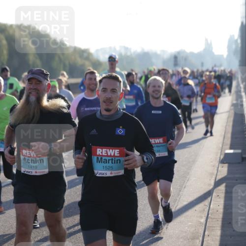 03.10.2025 - Köhlbrandbrückenlauf Jannik Wohlers http://msf.ph/oto/9055546 03.10.2025 09:20:37 Position 3 2025, 416, 1419, 1525, 144 meine-sportfotos.de