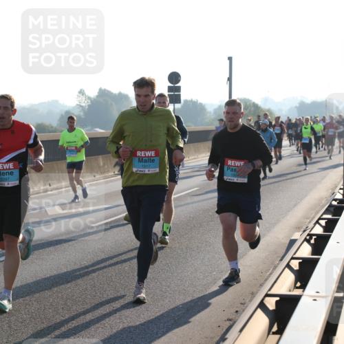 03.10.2025 - Köhlbrandbrückenlauf Lena Gebhardt http://msf.ph/oto/9055549 03.10.2025 09:17:03 Position 1 1297, 1517, 150 meine-sportfotos.de
