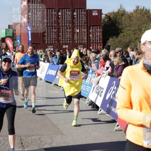 03.10.2025 - Köhlbrandbrückenlauf Jannik Wohlers http://msf.ph/oto/9055553 03.10.2025 13:10:25 Ziel 4147, 4364, 4429, 4479, 4710, 4711, 4774, 4822, 5029, 5689, 6024, 6294, 6587, 6781, 6782 meine-sportfotos.de