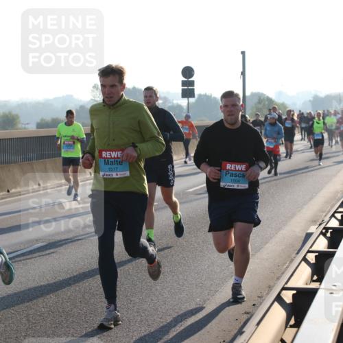 03.10.2025 - Köhlbrandbrückenlauf Lena Gebhardt http://msf.ph/oto/9055559 03.10.2025 09:17:03 Position 1 1517, 1297, 1504 meine-sportfotos.de