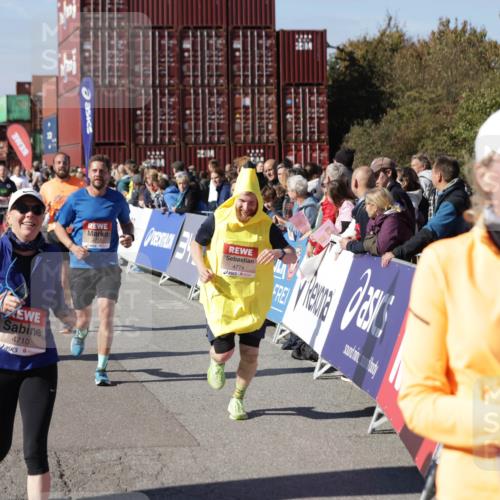 03.10.2025 - Köhlbrandbrückenlauf Jannik Wohlers http://msf.ph/oto/9055561 03.10.2025 13:10:25 Ziel 4147, 4364, 4429, 4479, 4710, 4711, 4774, 4822, 5029, 5689, 6024, 6294, 6587, 6781, 6782 meine-sportfotos.de