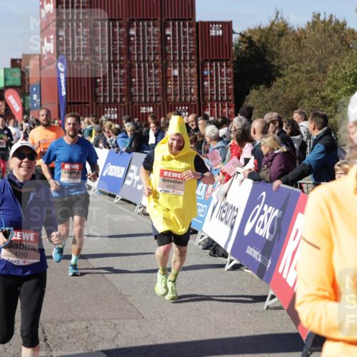 03.10.2025 - Köhlbrandbrückenlauf Jannik Wohlers http://msf.ph/oto/9055569 03.10.2025 13:10:25 Ziel 4147, 4364, 4429, 4479, 4710, 4711, 4774, 4822, 5029, 5689, 6024, 6294, 6587, 6781, 6782 meine-sportfotos.de