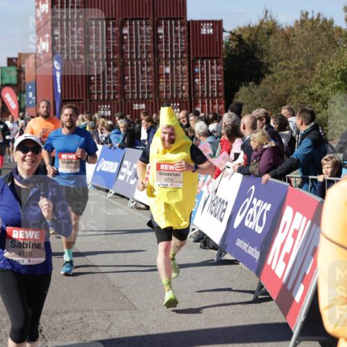 03.10.2025 - Köhlbrandbrückenlauf Jannik Wohlers http://msf.ph/oto/9055573 03.10.2025 13:10:26 Ziel 4147, 4364, 4429, 4479, 4710, 4711, 4774, 5029, 5689, 6024, 6294, 6587, 6781, 6782 meine-sportfotos.de