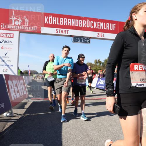 03.10.2025 - Köhlbrandbrückenlauf Lena Gebhardt http://msf.ph/oto/9055574 03.10.2025 13:07:53 Ziel 4159, 4310, 4382, 4639, 5959, 5993, 6120, 6163, 6244, 6285, 6348, 6384, 6409, 6651, 6696, 6821 meine-sportfotos.de