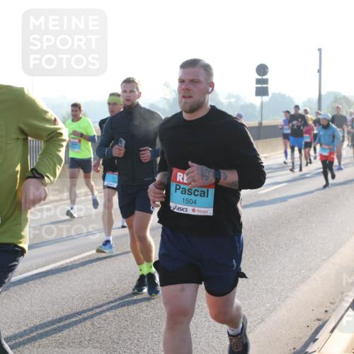 03.10.2025 - Köhlbrandbrückenlauf Lena Gebhardt http://msf.ph/oto/9055599 03.10.2025 09:17:04 Position 1 1517, 1504 meine-sportfotos.de