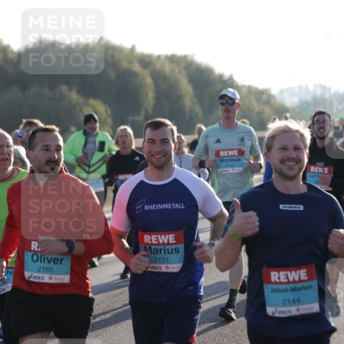 03.10.2025 - Köhlbrandbrückenlauf Jannik Wohlers http://msf.ph/oto/9055604 03.10.2025 09:20:39 Position 3 2449, 102, 2165, 2171, 2144 meine-sportfotos.de