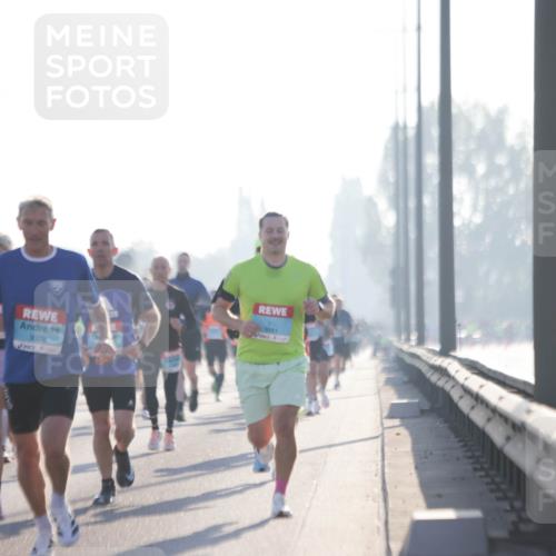 03.10.2025 - Köhlbrandbrückenlauf Jannik Wohlers http://msf.ph/oto/9055605 03.10.2025 09:12:54 Position 3 3078, 3841 meine-sportfotos.de