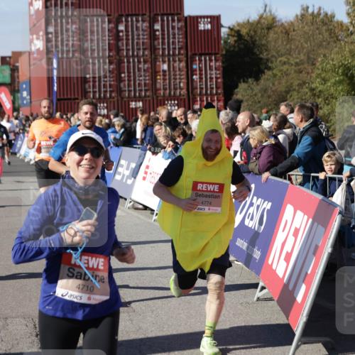 03.10.2025 - Köhlbrandbrückenlauf Jannik Wohlers http://msf.ph/oto/9055606 03.10.2025 13:10:26 Ziel 4147, 4364, 4429, 4479, 4710, 4711, 4774, 5029, 5689, 6024, 6294, 6587, 6781, 6782 meine-sportfotos.de