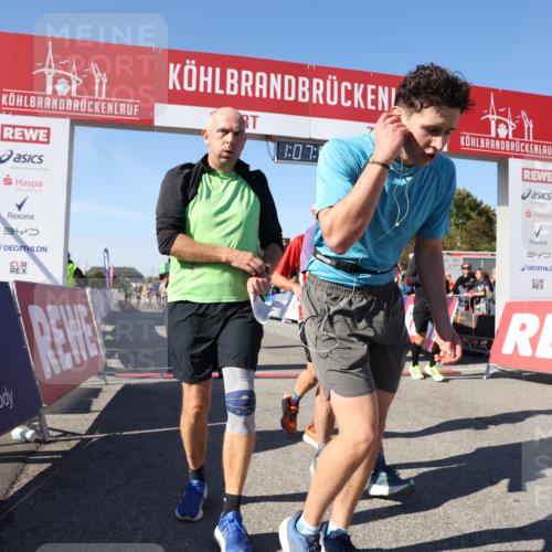 03.10.2025 - Köhlbrandbrückenlauf Lena Gebhardt http://msf.ph/oto/9055621 03.10.2025 13:07:54 Ziel 4159, 4310, 4382, 4639, 5959, 5993, 6120, 6163, 6244, 6285, 6348, 6384, 6409, 6651, 6696, 6821 meine-sportfotos.de
