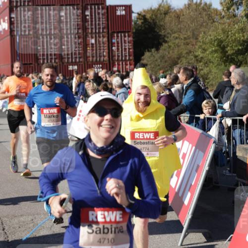 03.10.2025 - Köhlbrandbrückenlauf Jannik Wohlers http://msf.ph/oto/9055625 03.10.2025 13:10:26 Ziel 4147, 4364, 4429, 4479, 4710, 4711, 4774, 5029, 5689, 6024, 6294, 6587, 6781, 6782 meine-sportfotos.de