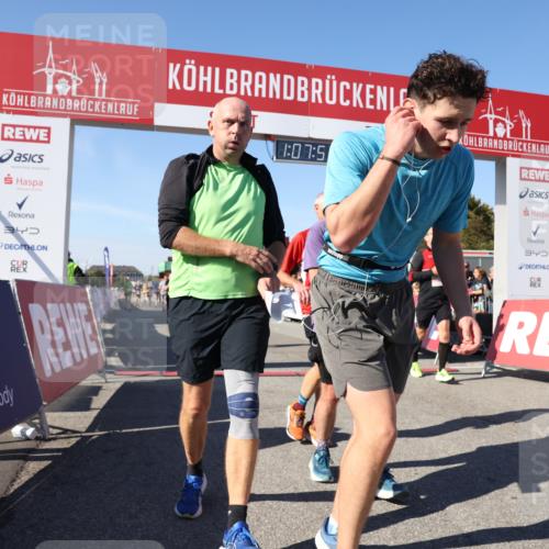 03.10.2025 - Köhlbrandbrückenlauf Lena Gebhardt http://msf.ph/oto/9055626 03.10.2025 13:07:54 Ziel 4159, 4310, 4382, 4639, 5959, 5993, 6120, 6163, 6244, 6285, 6348, 6384, 6409, 6651, 6696, 6821 meine-sportfotos.de
