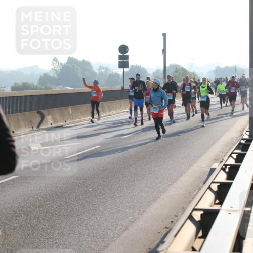 03.10.2025 - Köhlbrandbrückenlauf Lena Gebhardt http://msf.ph/oto/9055633 03.10.2025 09:17:05 Position 1  meine-sportfotos.de