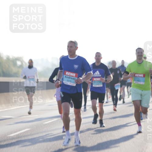 03.10.2025 - Köhlbrandbrückenlauf Jannik Wohlers http://msf.ph/oto/9055649 03.10.2025 09:12:55 Position 3 3078, 1028 meine-sportfotos.de