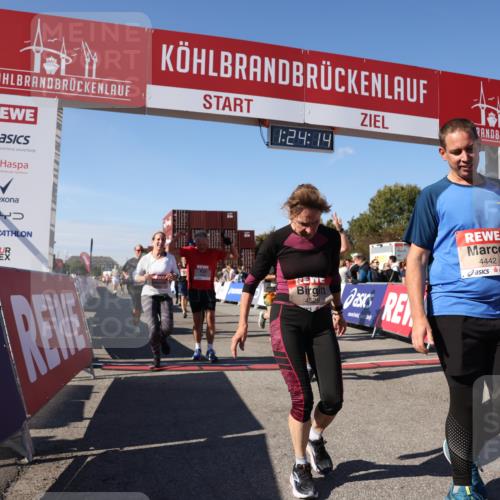 03.10.2025 - Köhlbrandbrückenlauf Lena Gebhardt http://msf.ph/oto/9055658 03.10.2025 13:24:14 Ziel 4286, 4442, 4529, 4657, 4673, 4698, 4942, 4943, 5085, 5107, 5321, 5350, 5389, 5432, 5986, 6119, 6168, 6169, 6643, 6701 meine-sportfotos.de