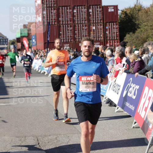 03.10.2025 - Köhlbrandbrückenlauf Jannik Wohlers http://msf.ph/oto/9055666 03.10.2025 13:10:27 Ziel 4147, 4364, 4386, 4429, 4479, 4710, 4711, 4774, 5383, 5689, 5738, 5889, 6024, 6177, 6294, 6587, 6779, 6781, 6782 meine-sportfotos.de