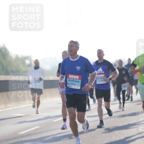 03.10.2025 - Köhlbrandbrückenlauf Jannik Wohlers http://msf.ph/oto/9055672 03.10.2025 09:12:55 Position 3 3078, 1028 meine-sportfotos.de