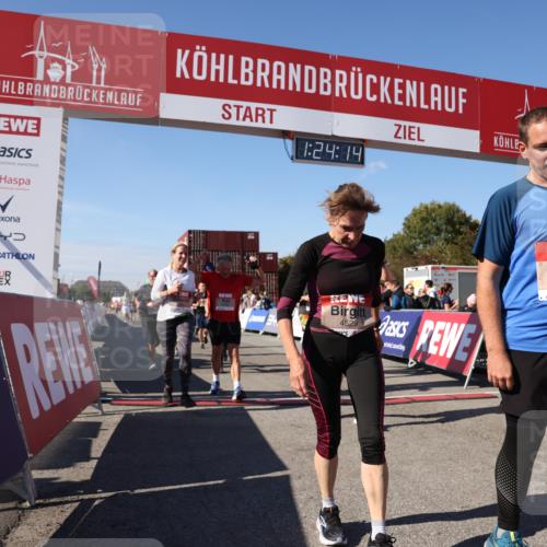 03.10.2025 - Köhlbrandbrückenlauf Lena Gebhardt http://msf.ph/oto/9055688 03.10.2025 13:24:14 Ziel 4286, 4442, 4529, 4657, 4673, 4698, 4942, 4943, 5085, 5107, 5321, 5350, 5389, 5432, 5986, 6119, 6168, 6169, 6643, 6701 meine-sportfotos.de