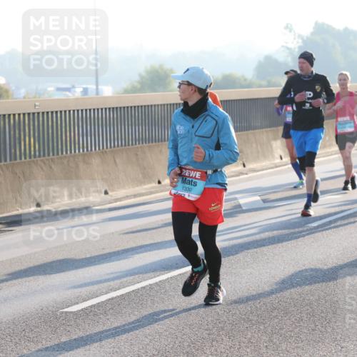 03.10.2025 - Köhlbrandbrückenlauf Lena Gebhardt http://msf.ph/oto/9055701 03.10.2025 09:17:08 Position 1 1330 meine-sportfotos.de