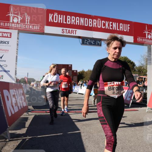 03.10.2025 - Köhlbrandbrückenlauf Lena Gebhardt http://msf.ph/oto/9055703 03.10.2025 13:24:15 Ziel 4286, 4442, 4529, 4555, 4657, 4673, 4698, 4942, 4943, 5085, 5107, 5321, 5350, 5432, 5986, 6119, 6168, 6169, 6306, 6643, 6701 meine-sportfotos.de