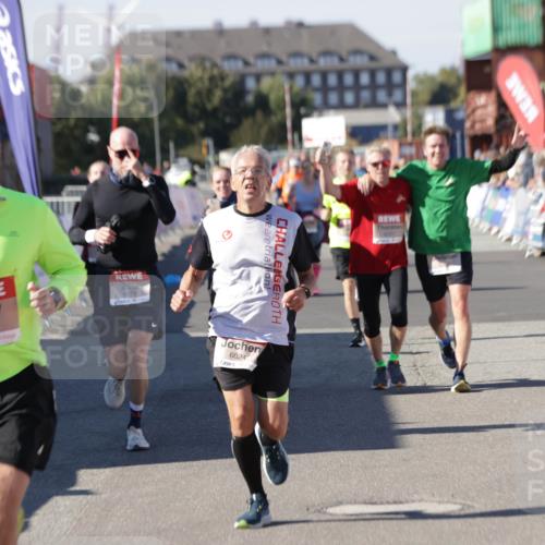03.10.2025 - Köhlbrandbrückenlauf Jannik Wohlers http://msf.ph/oto/9055707 03.10.2025 13:10:29 Ziel 4147, 4386, 4429, 4479, 4710, 4711, 4774, 5229, 5383, 5689, 5738, 5889, 6024, 6177, 6294, 6779, 6781, 6782 meine-sportfotos.de
